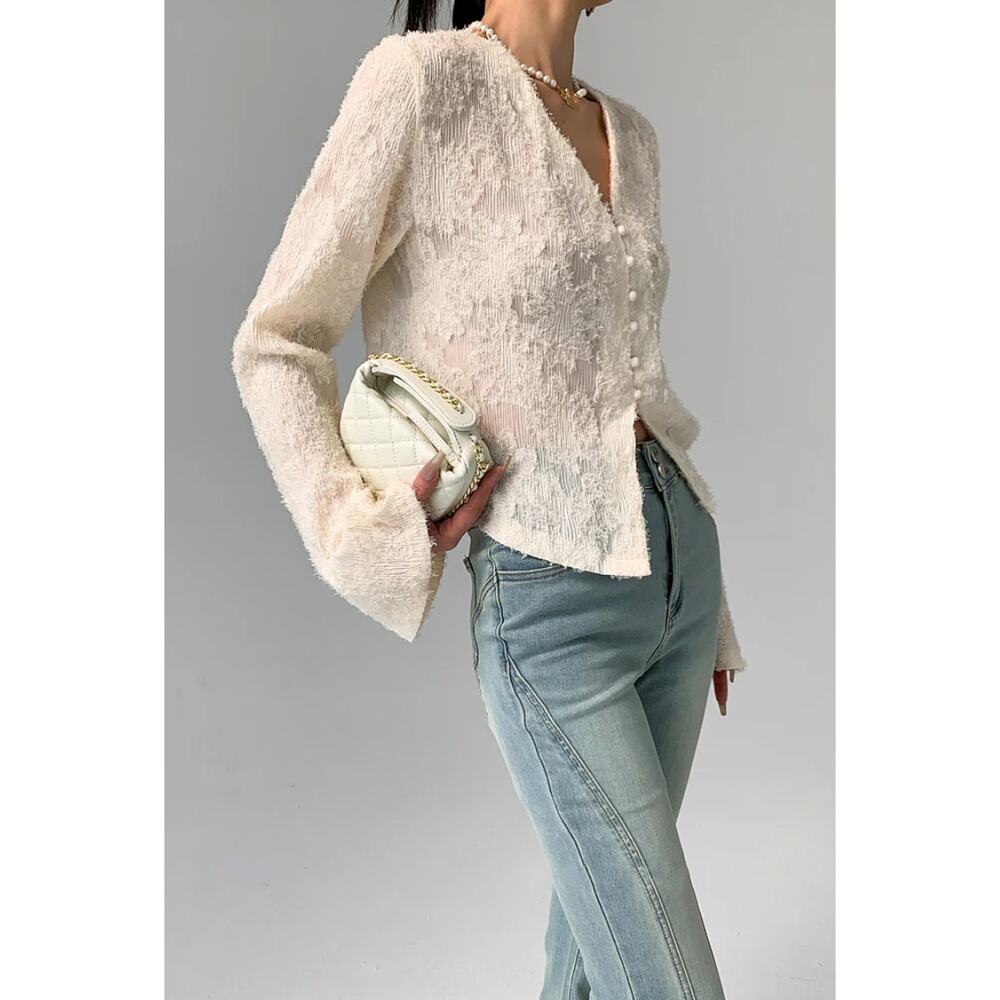 Commense Cream Textured Lacy Blouse Sz XS V Neck Long Sleeve Parisian Chic - Picture 4 of 9